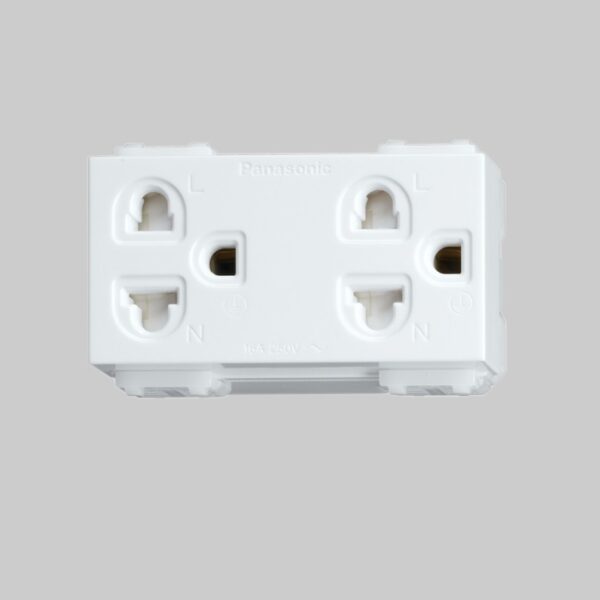 Ổ Cắm Điện Đôi 3 Chấu Wide Panasonic WEV1582SW